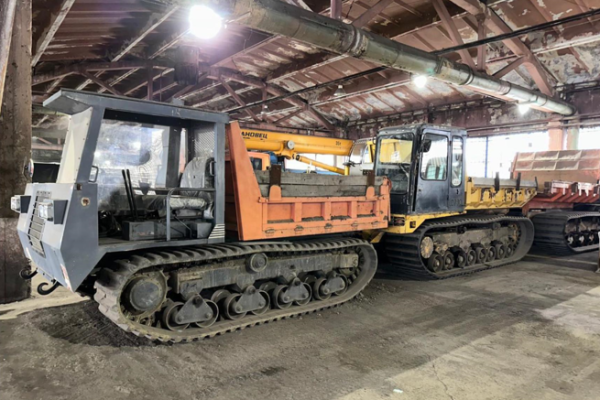 САМОСВАЛЫ НА ГУСЕНИЧНОМ ХОДУ ДУМПЕР HITACHI CG 100 / CG 45